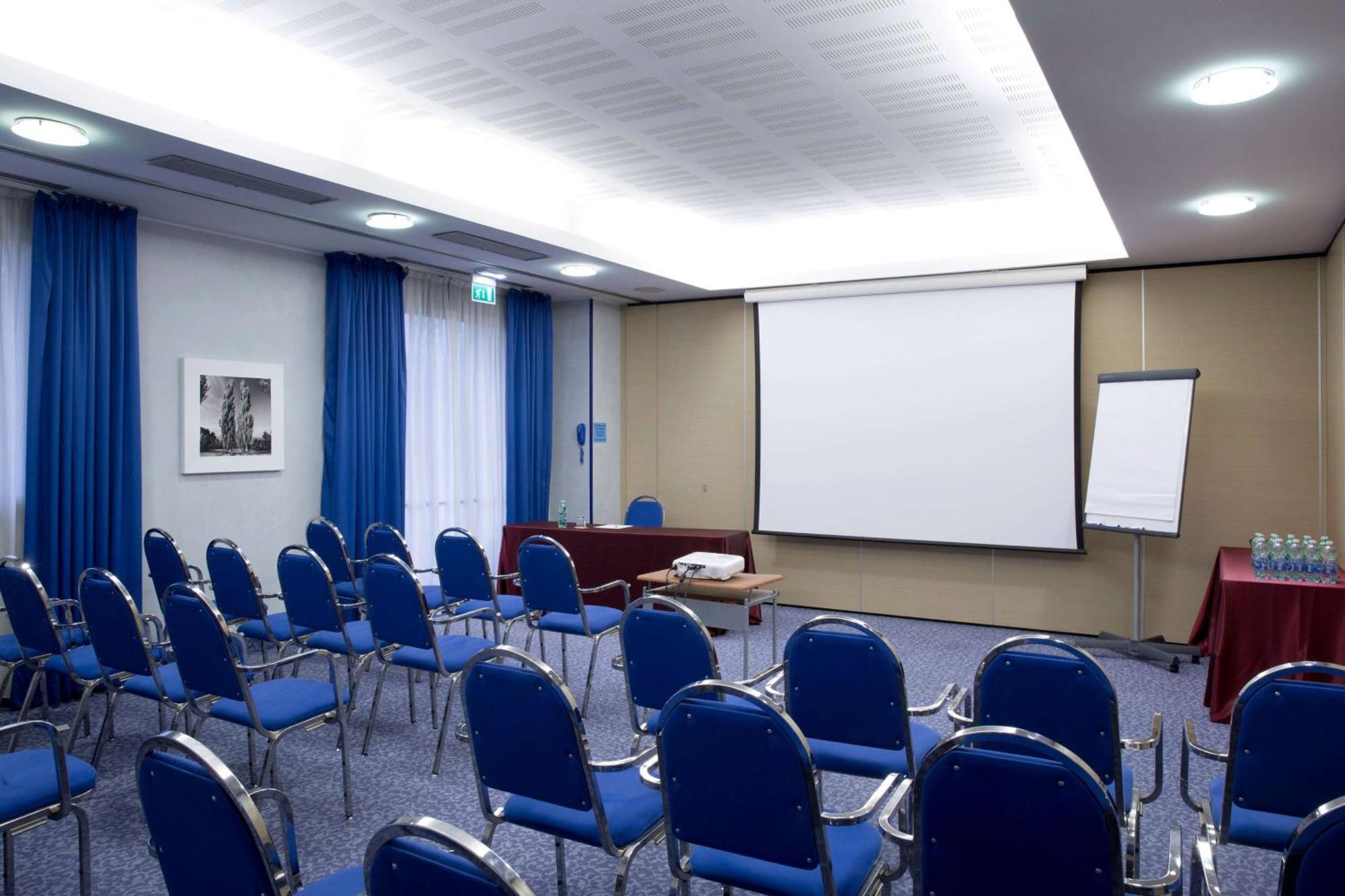 Hotel Hilton Garden Milan Malpensa 4*